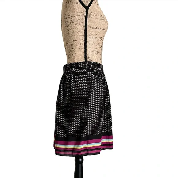 Old Navy Black Fully Lined Mini Skirt Size 4 - Picture 4 of 16